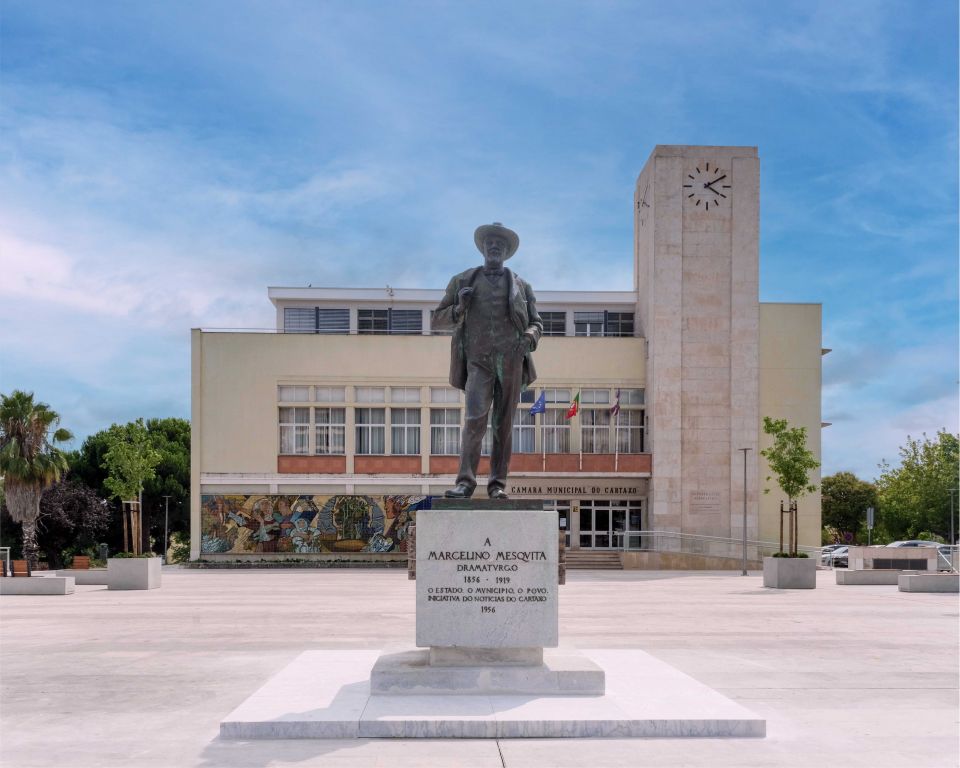 Estátua de Marcelino Mesquita