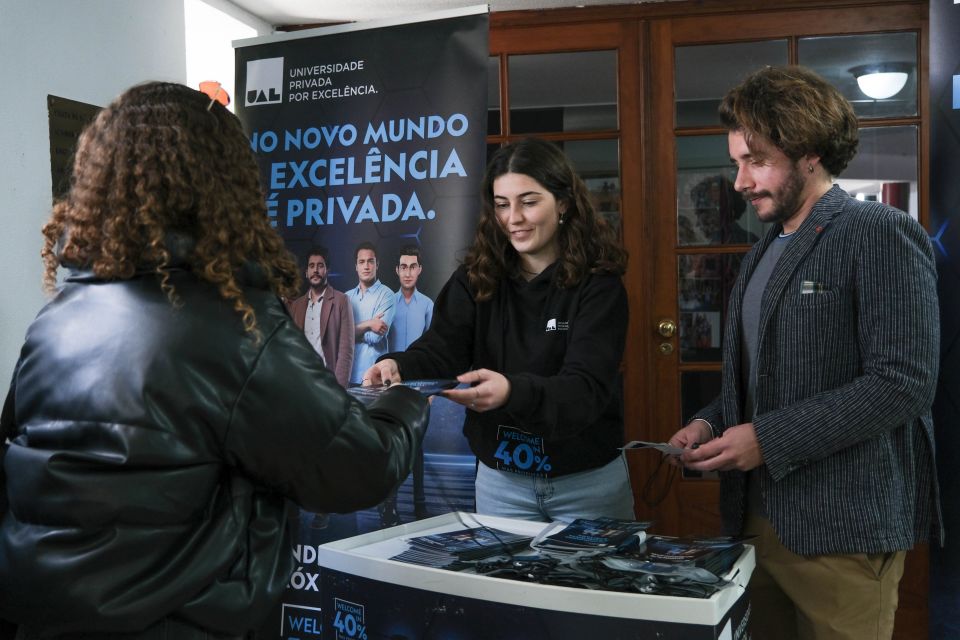 Parceria da Câmara Municipal e UAL dá vantagens a estudantes do concelho