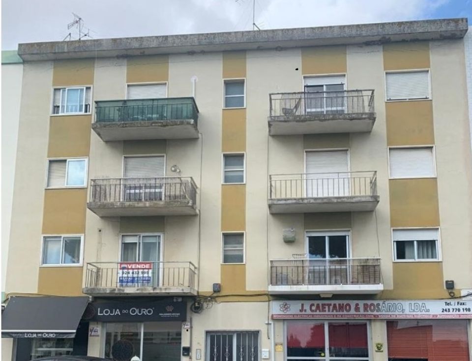 Aquisição de 1 Fogo em Cartaxo - Rua Serpa Pinto (3º Dto.)